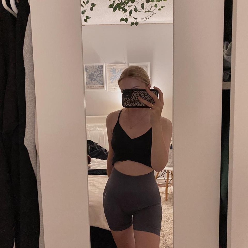 Seamless gym shorts
